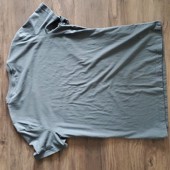 American Eagle T-Shirt - Picture 5 of 5